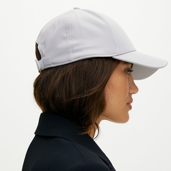 Aritzia Chicago Cap - Picture 5 of 5